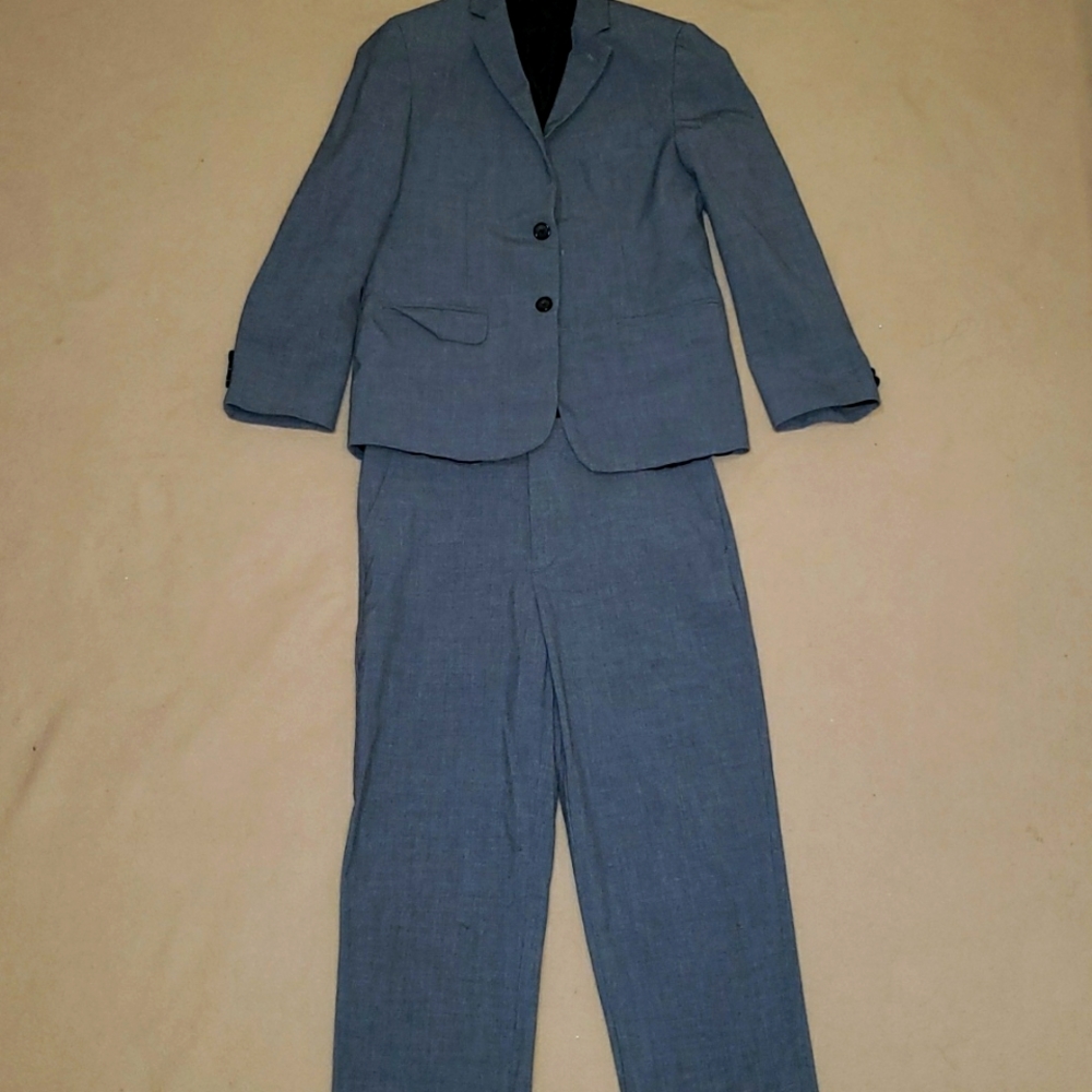 I am selling a Van Heusen, size 14 regular, Silvery Gray